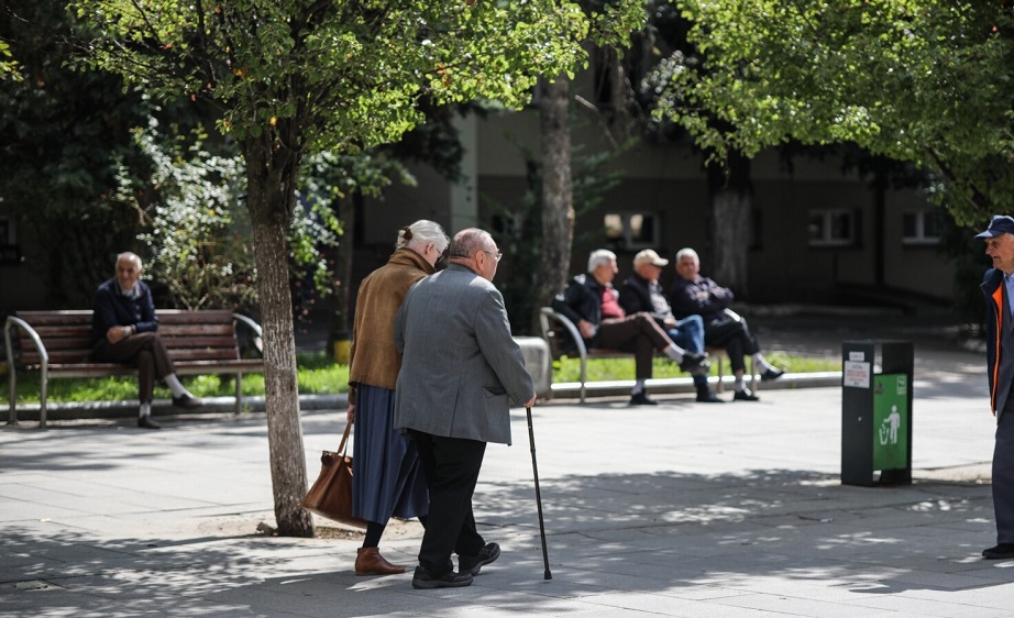 Gati bonusi i fundvitit, 5 mije leke shperblim per mbi 700 mije pensioniste